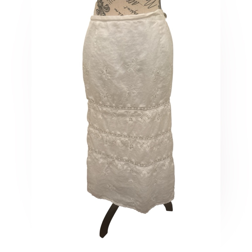 Chic Ivory Embroidered Pencil Skirt set